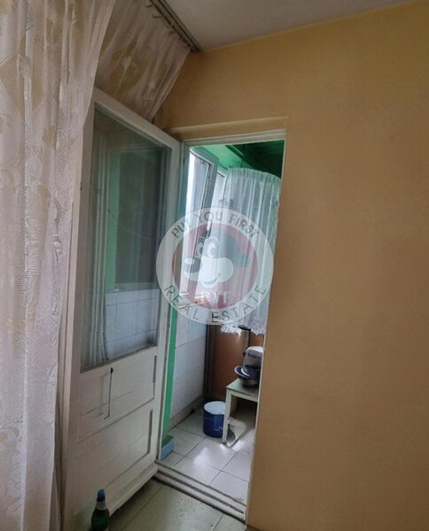 Rahova, apartament 3 camere, 40 mp, semidecomandat, B8910.